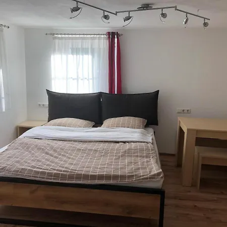 Guest Appartements Mit 2 Getrennten Schlafzimmern Fuer 4 Personen 24H Check In Aalen Exterior photo