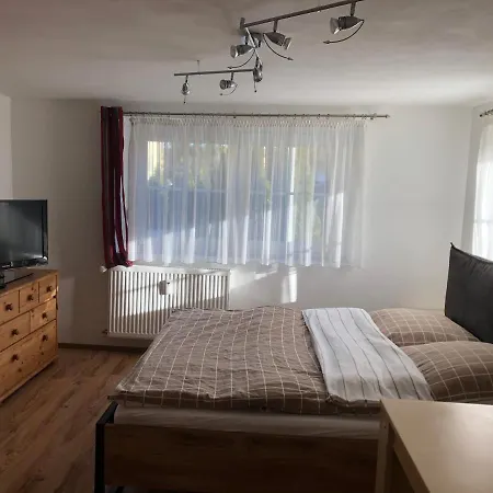 Guest Appartements Mit 2 Getrennten Schlafzimmern Fuer 4 Personen 24H Check In Aalen Exterior photo