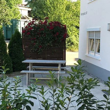 Guest Appartements Mit 2 Getrennten Schlafzimmern Fuer 4 Personen 24H Check In Aalen Exterior photo