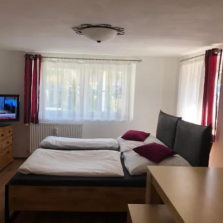 Guest Appartements Mit 2 Getrennten Schlafzimmern Fuer 4 Personen 24H Check In Aalen Exterior photo